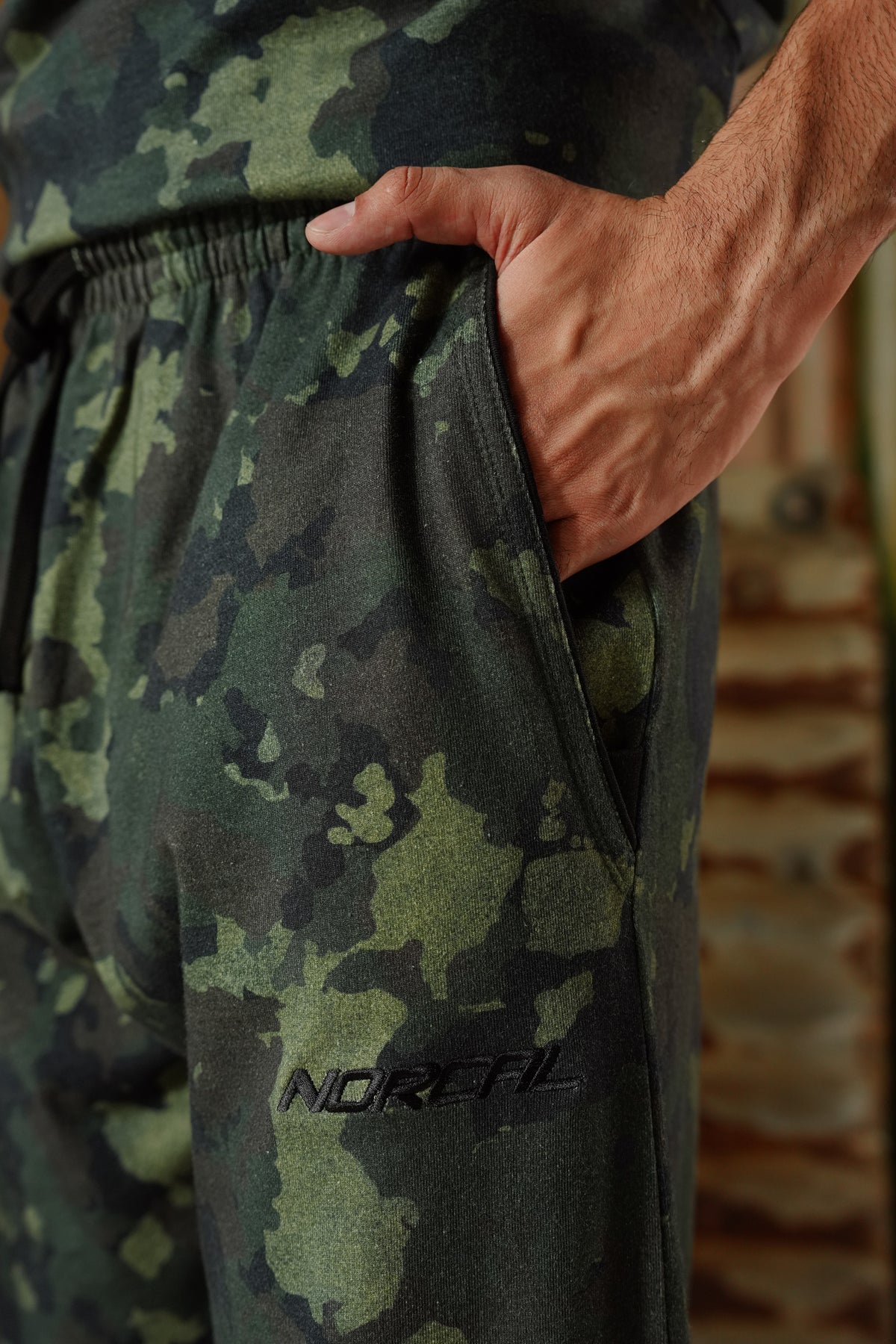 Camouflage Contrast Branding Trousers - Green