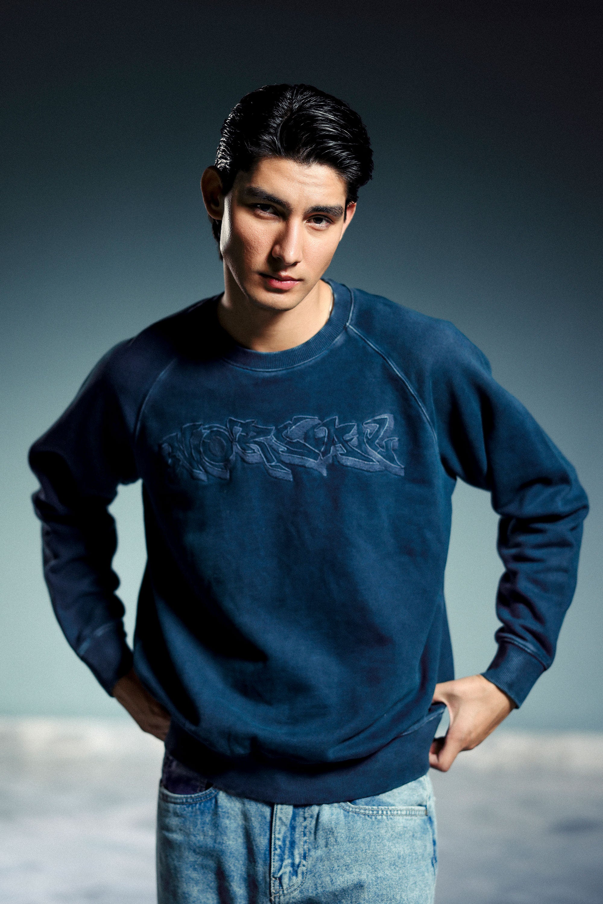 Embroidered Oil Wash Sweat Shirt