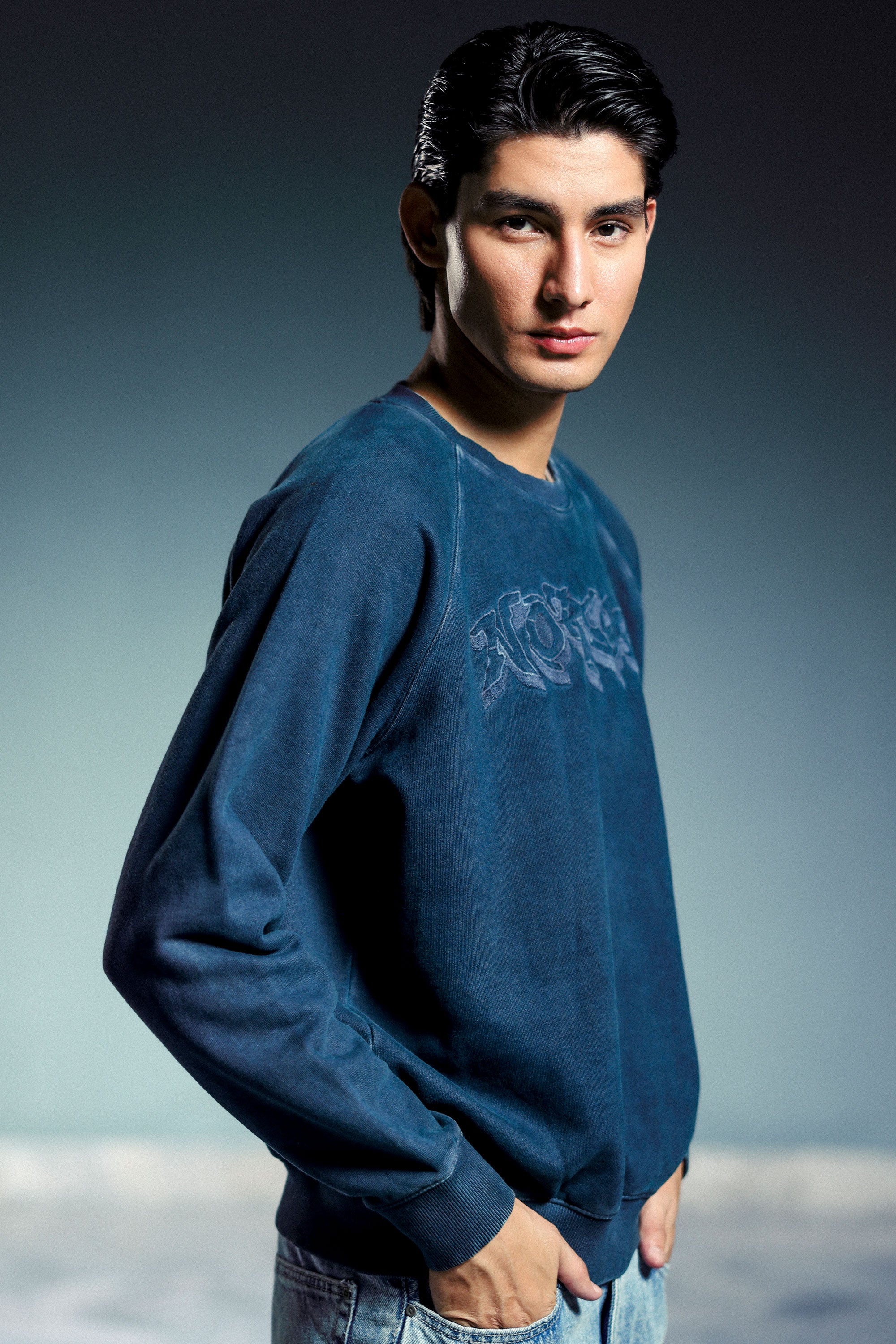 Embroidered Oil Wash Sweat Shirt