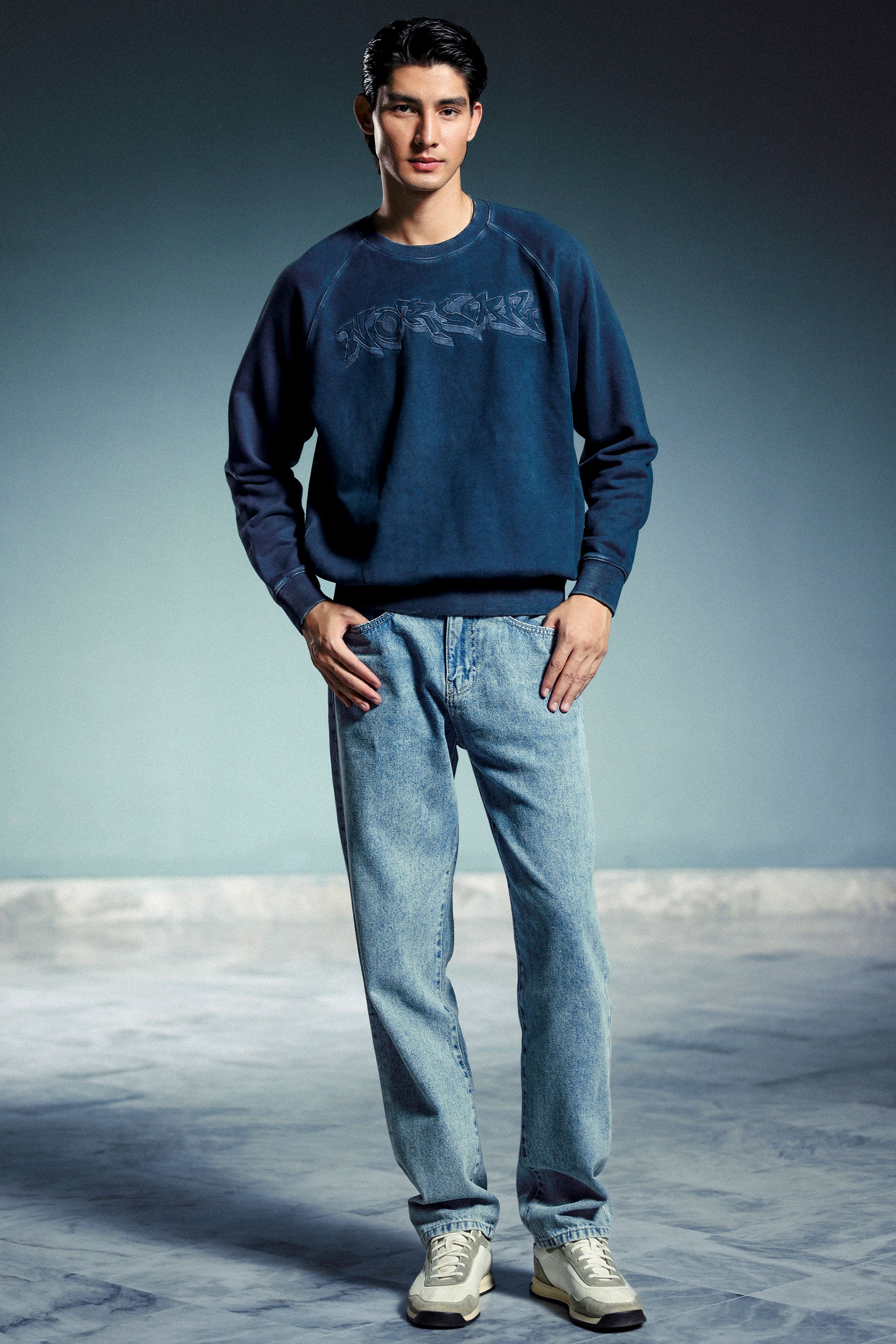 Embroidered Oil Wash Sweat Shirt