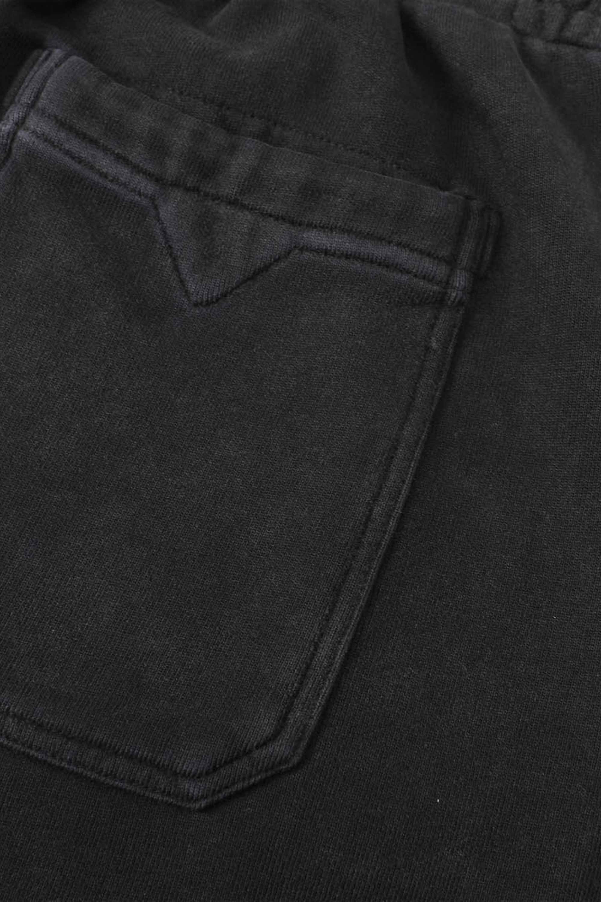 Embroidered Pattern Laid-back Shorts