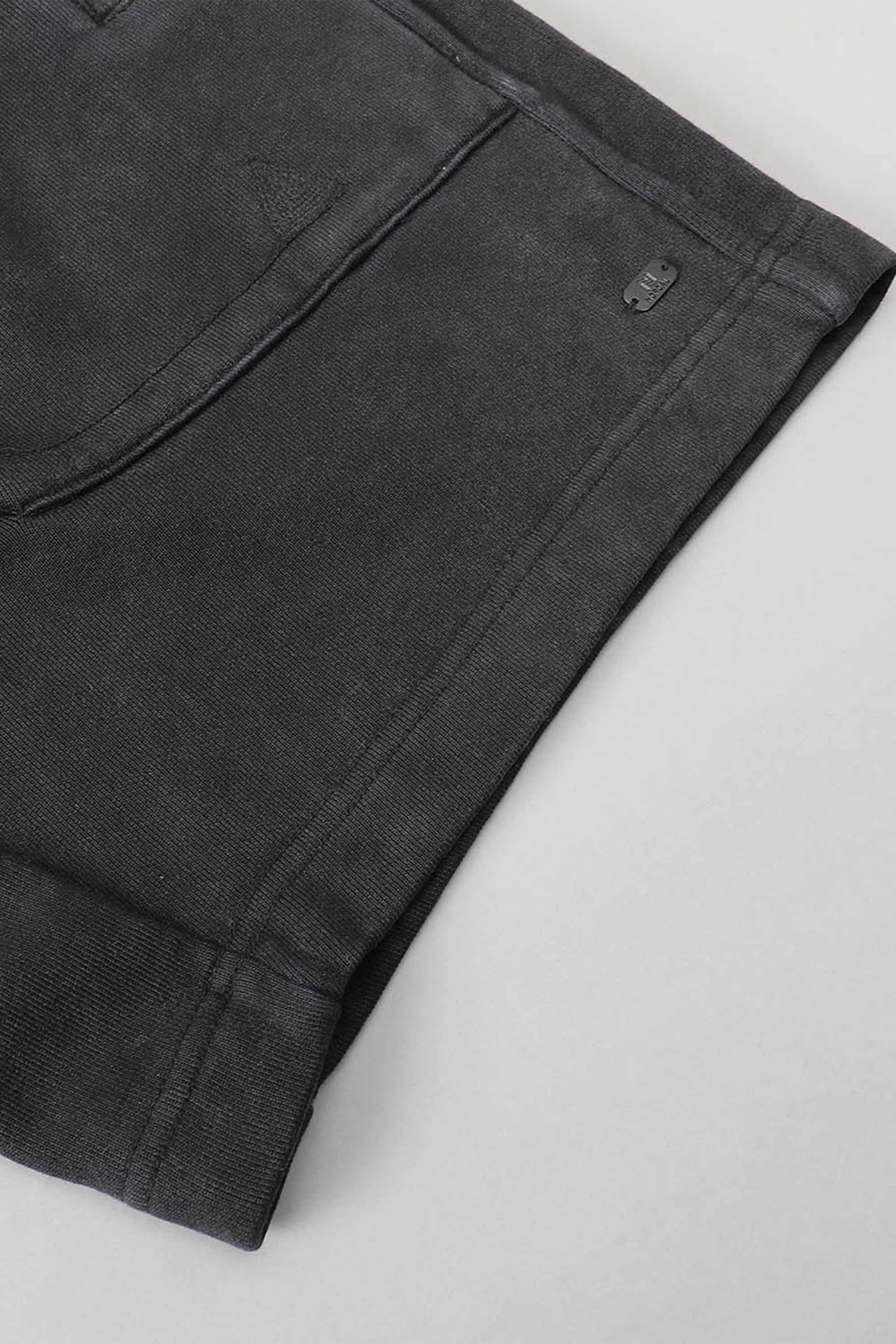 Embroidered Pattern Laid-back Shorts