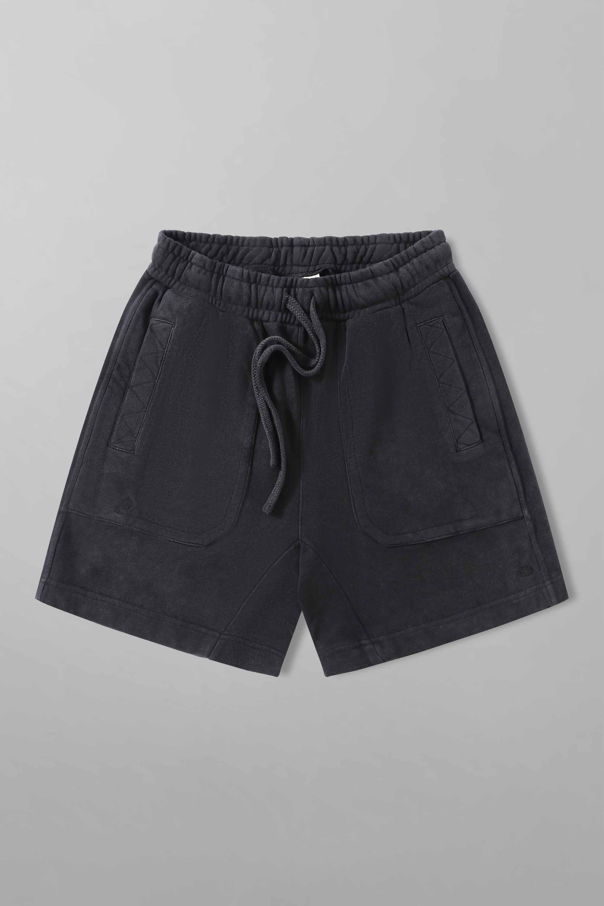 Embroidered Pattern Laid-back Shorts
