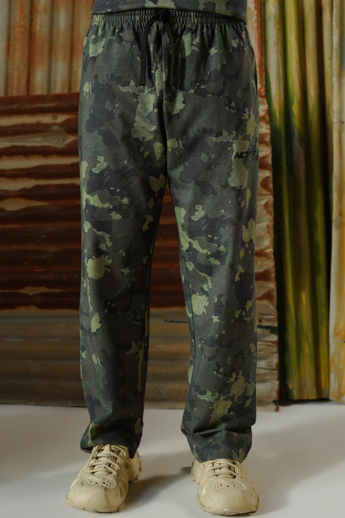 Camouflage Contrast Branding Trousers - Green