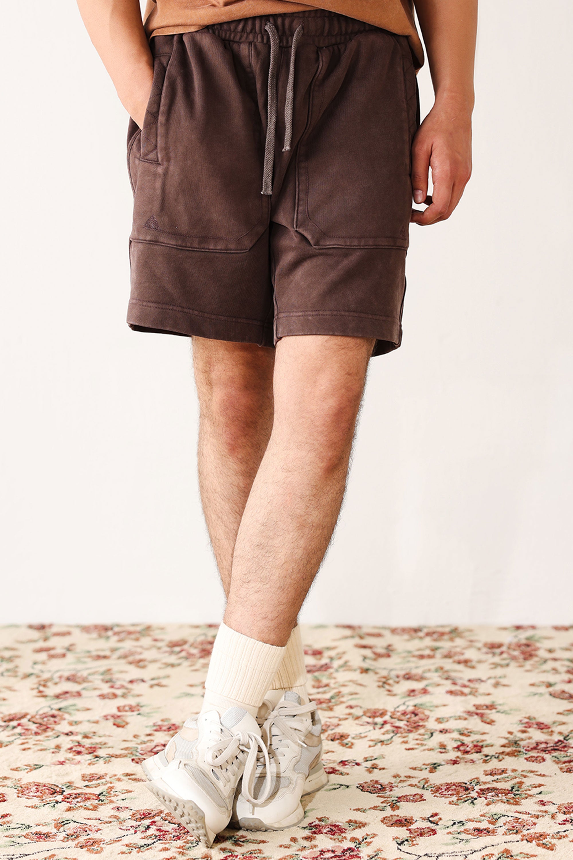 Embroidered Pattern Laid-back Shorts