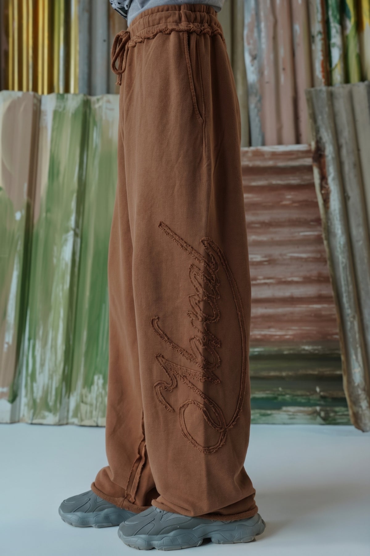 Big Applique Branding Trousers - Brown